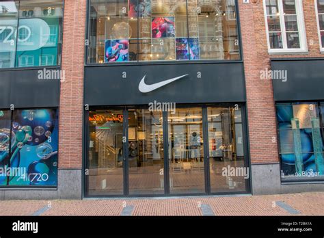 nike amsterdam kalverstraat|nike netherlands online store.